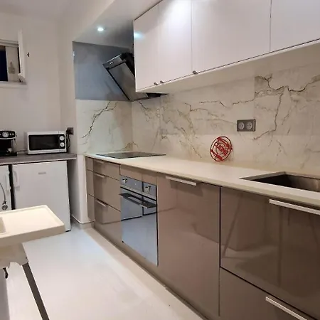 Apartment Paris A 10 Min Rer C Ou D